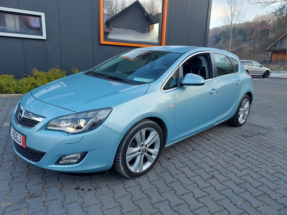 Opel Astra J Cosmo 1.6 16V HB 5D