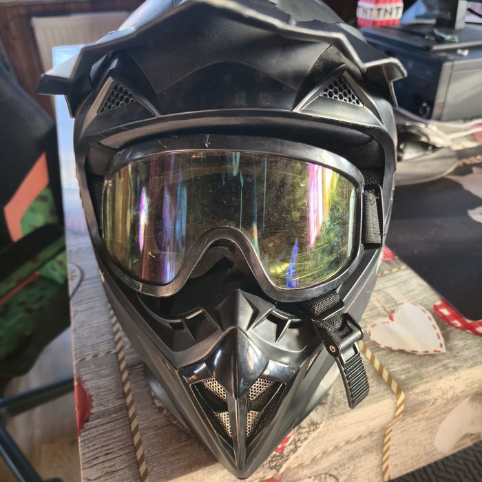 Kask rowerowy lub Motorowy