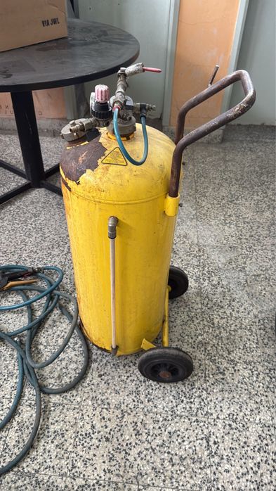 Maquina de espalhar champô