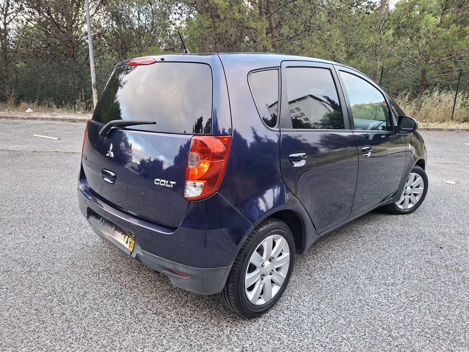 Mitsubishi Colt 1.3 com 189000 km's