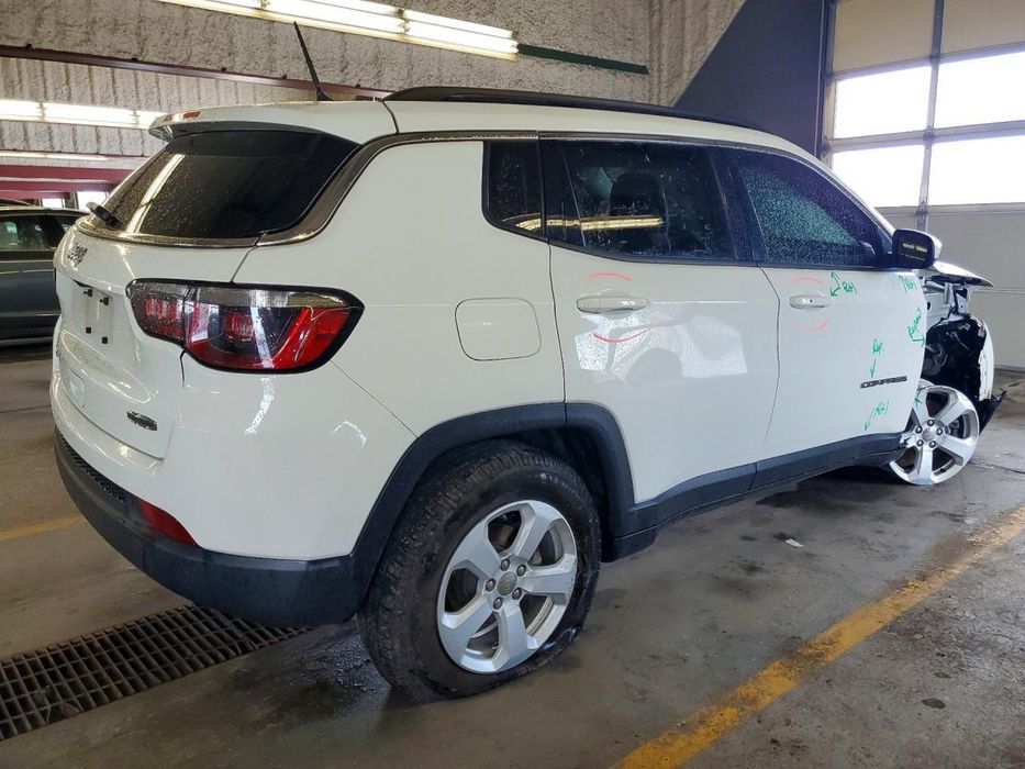 Продам Jeep Compass Latitude 4x4 2018 | 43 тис | 2.4 бензин