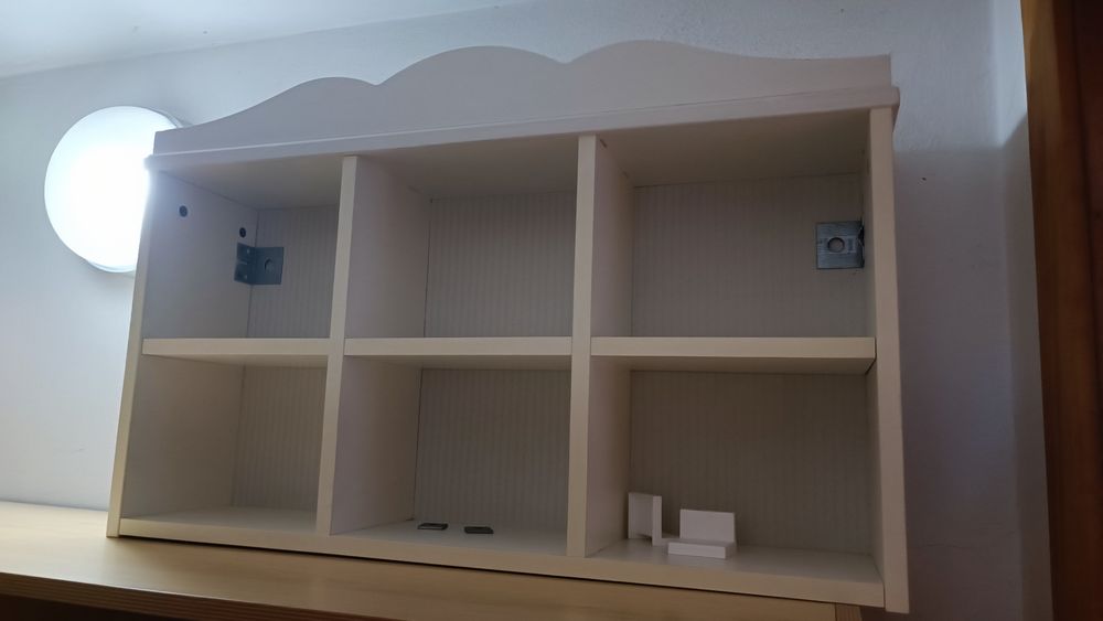 Estante para quarto de bebê