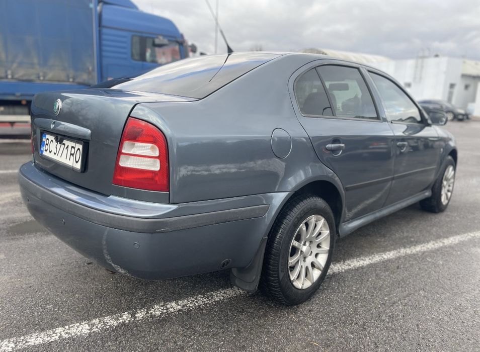 Продам Skoda Tour 1.8 газ/бензин в гарному стані