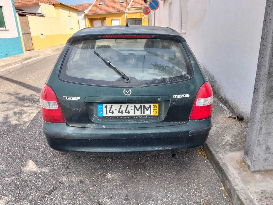 Mazda 323f para despachar
