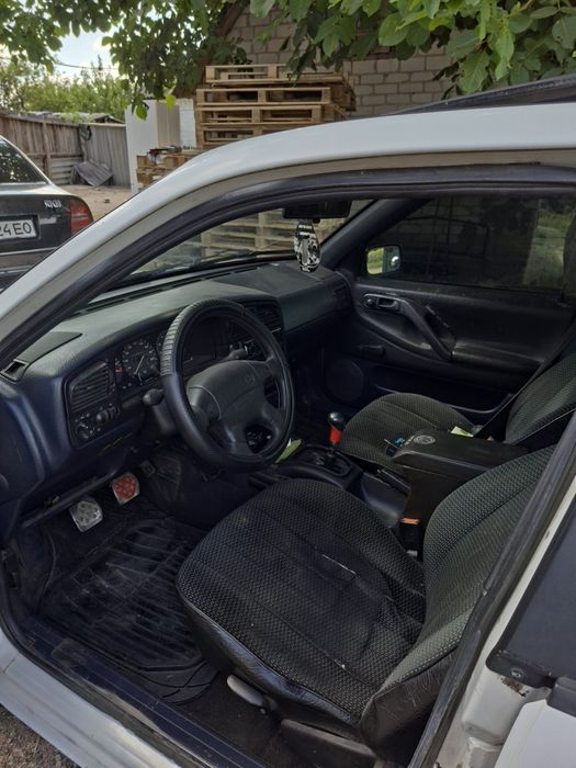 Volkswagen Passat 1994 VIN WVWZZZ3AZRB150627 фото оголошення 6 з 8