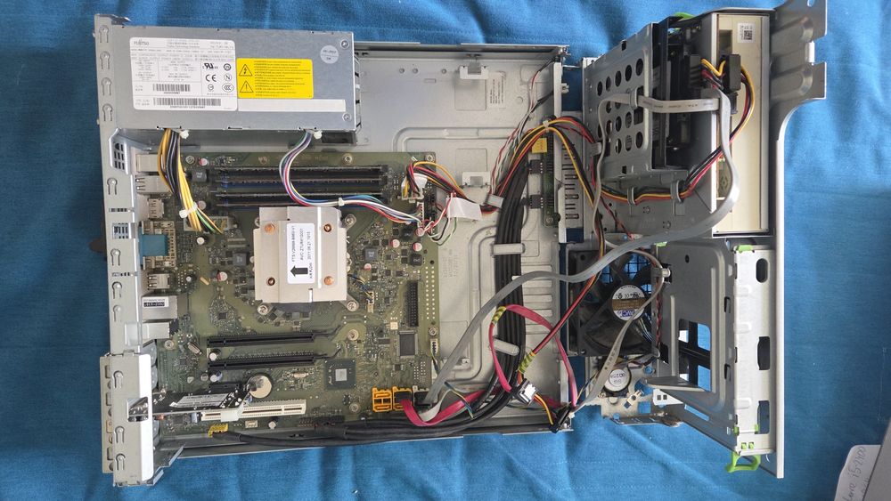 Komputer fujitsu E900 E90+