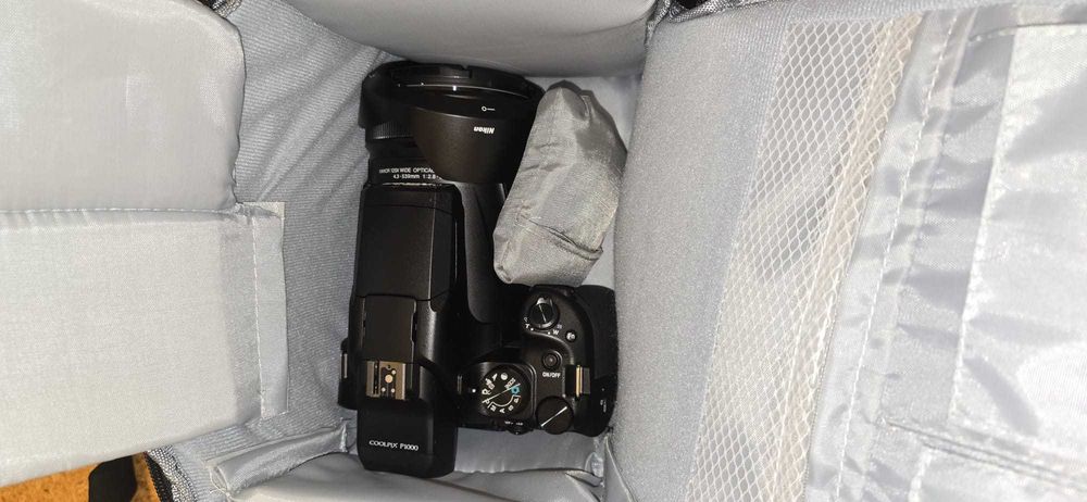 Câmera Nikon Coolpix P1000 + Tripé