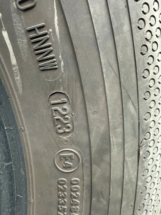 Шини Continental 235/35R16C