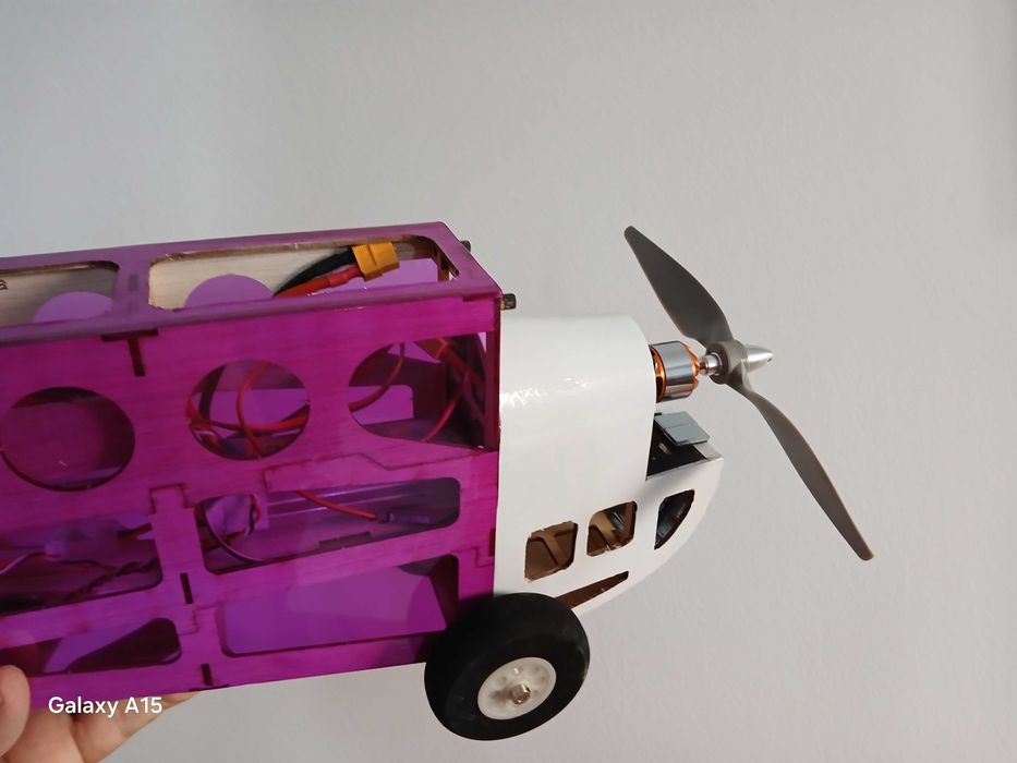 Avião RC Laser Bee V3.0