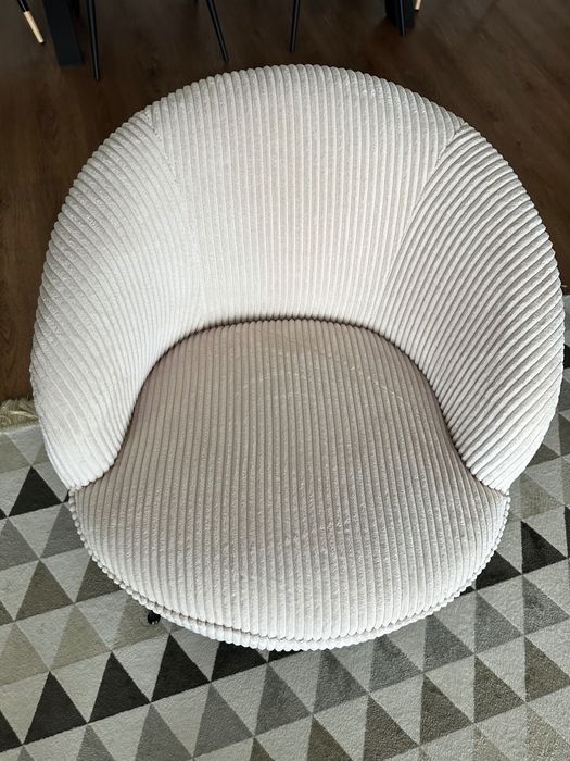 Poltrona creme como nova