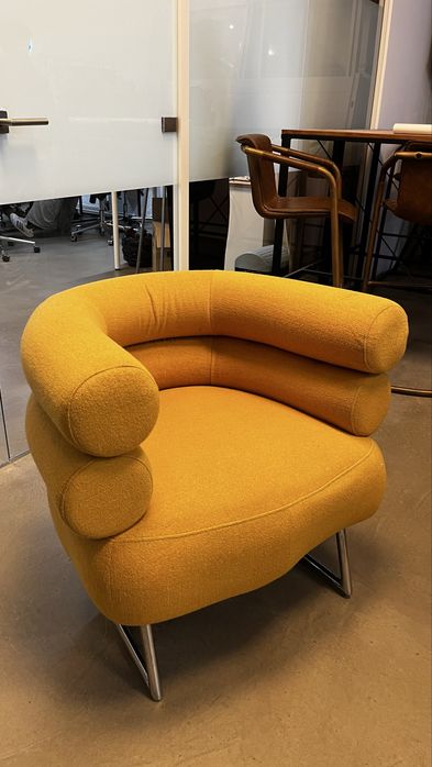 Sofá individual moderno mostarda