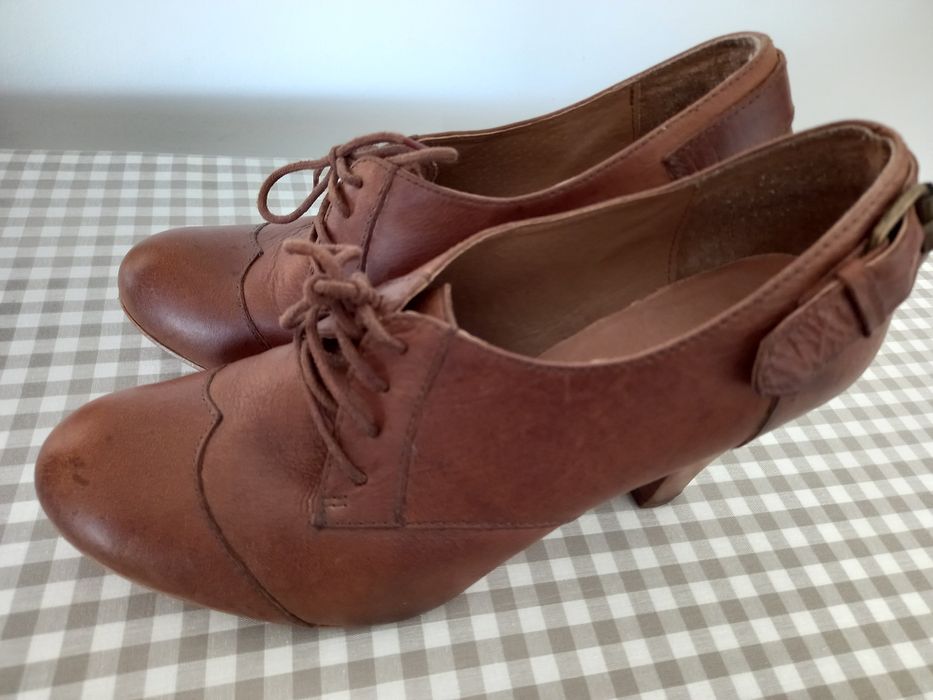 Sapatos pele tam. 39