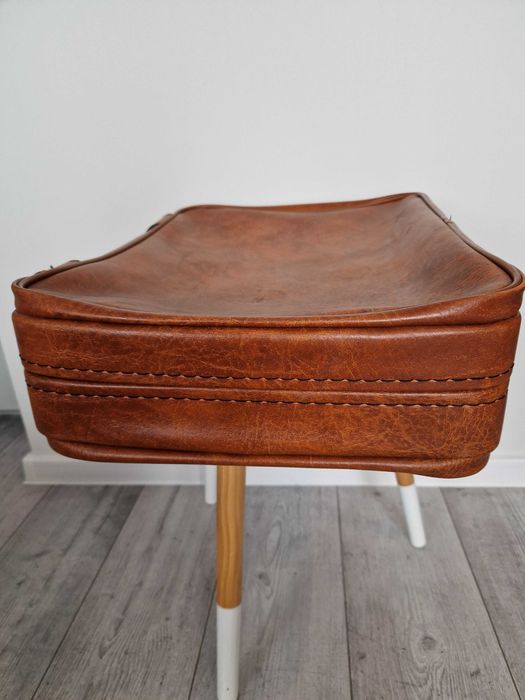 Walizka w stylu vintage retro PRL