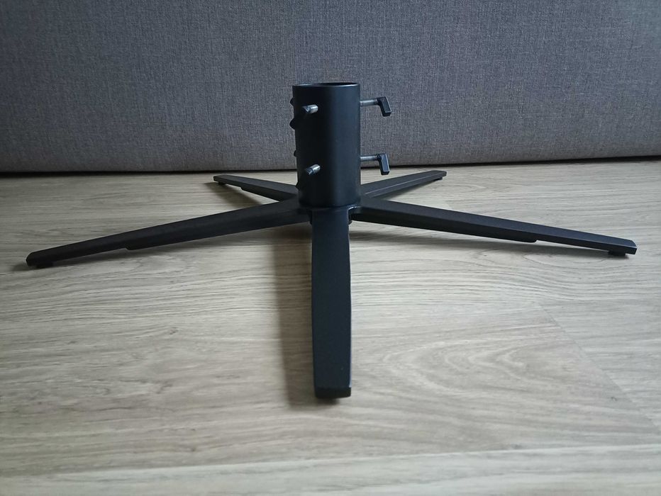 Masywny stojak reklamowy