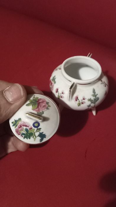 Potinho de 3 pernas + caneca de quartilho de vinho deco