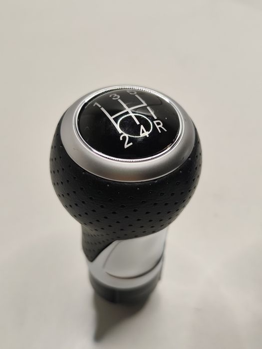 Manete Mudanças Audi A4 B6 B7 B8 A5 A6 Q5 S-Line Seat Ibiza 6J Leon MK1 Golf MK4 Passat Punho Pele Perfurada 5v 6v Novo