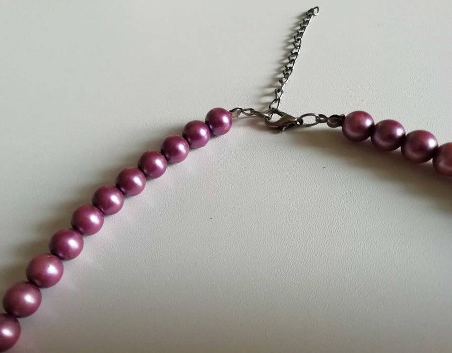 Naszyjnik perłowy śliwkowy