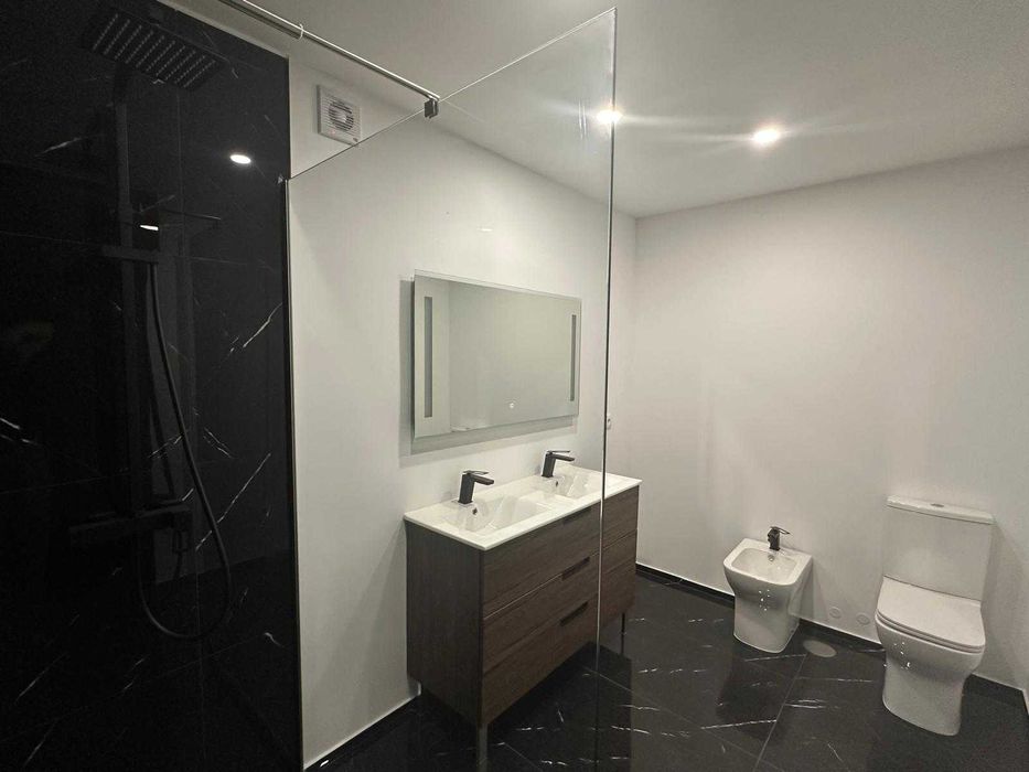 Moradia nova, moderna c/acabamentos de excelência (O. Frades, Viseu)