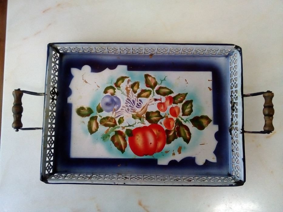 Tabuleiro em esmalte