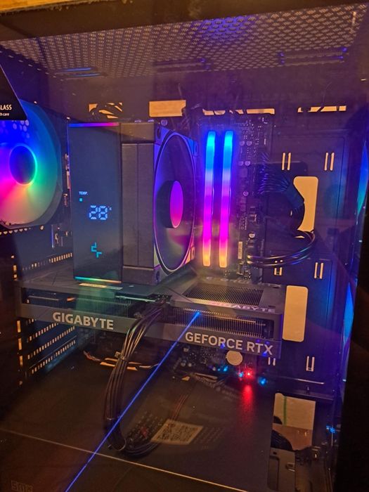 Komputer gamingowy intel core i5 12400f rtx 4060ti 32Gb monitor 27cali