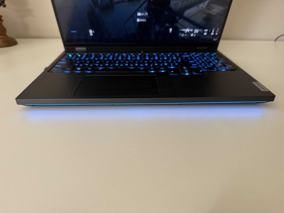 Laptop Gamingowy Lenovo Legion Pro 7 Gen-8 16ARX8H RTX4080 Black Frida