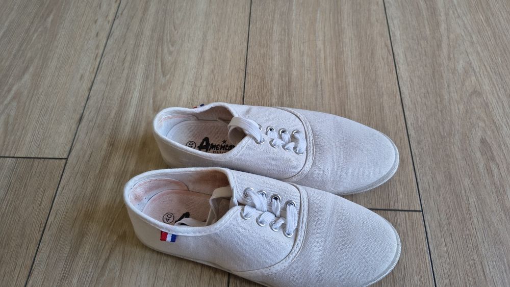 Białe trampki/półbuty