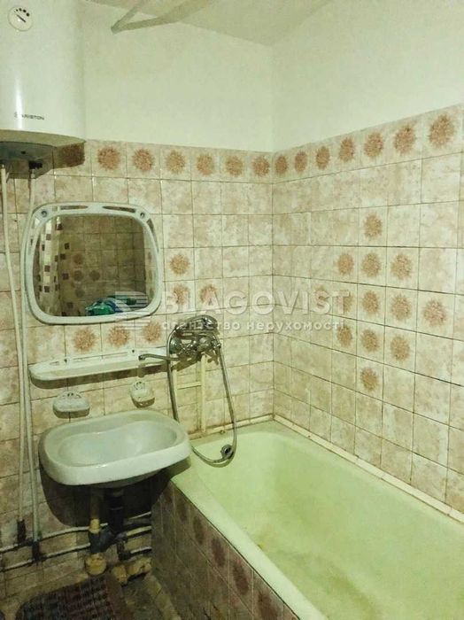 Продаж 1-к квартири 40м. Косметичний ремонт, гарний стан. Радченка, 12