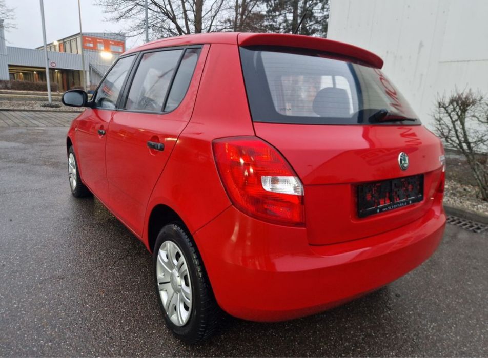 Авторозборка Шкода Фабія 2007-2014 .Запчастини фабія 2 колір 8t8t/8151