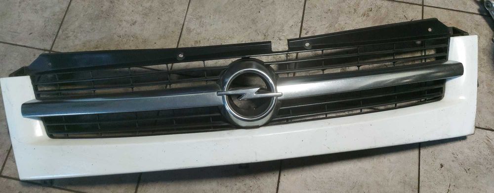 OPEL OE: 8200.233.763, Grill, atrapa chłodnicy, Movano A, Lift