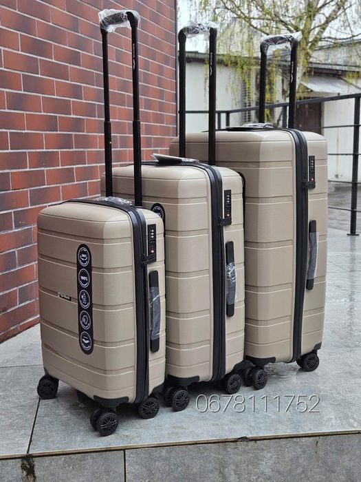 HAWFINCH WINGS HWF01  Польща валізи чемодани сумки на колесах