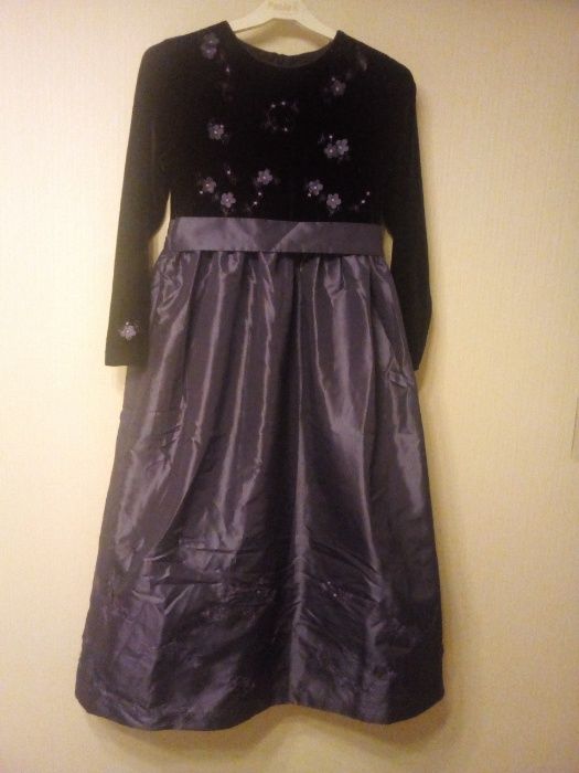 Sukienka dziewczęca 140 cm ze spódnicą z tafty elegancka