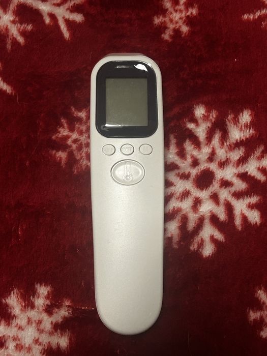 Termometr bezdotykowy AD802 – szybki i dokładny