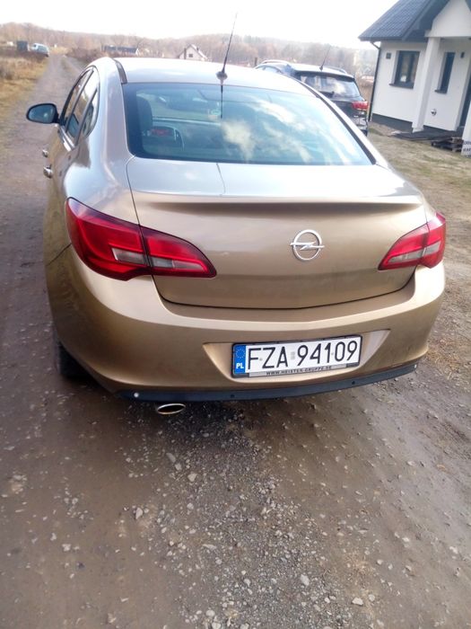 Opel Astra J 1,4 Turbo 140KM