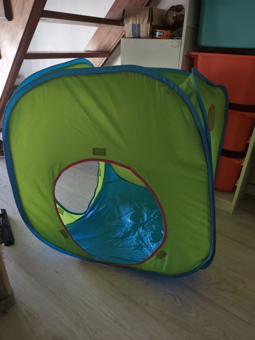 Tenda infantil com túnel