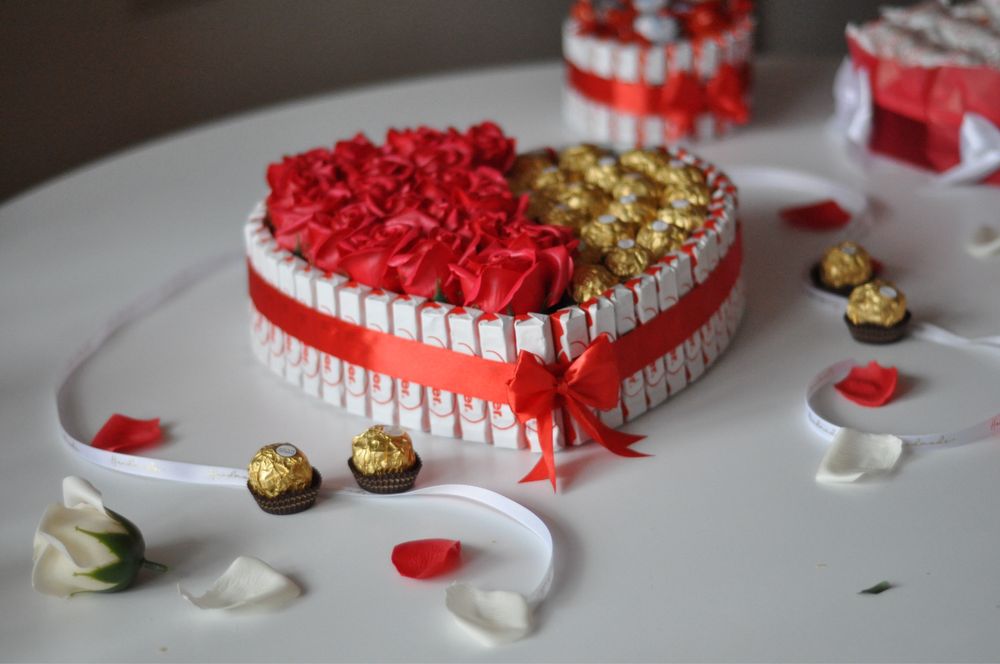 Подарунковий бокс “Heart of Love” — серце з Kinder, Ferrero Rocher