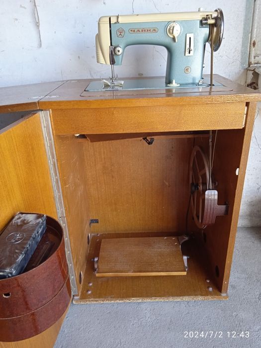 Продам швейную машину ,,Чайка"