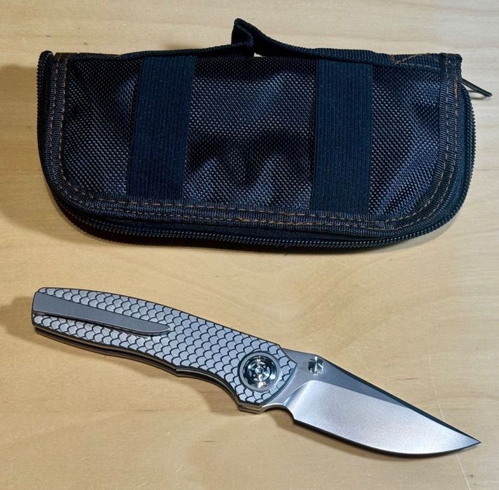 Nóż składany Jufule Duck Titan M390 Silver Dragon Scale 3`