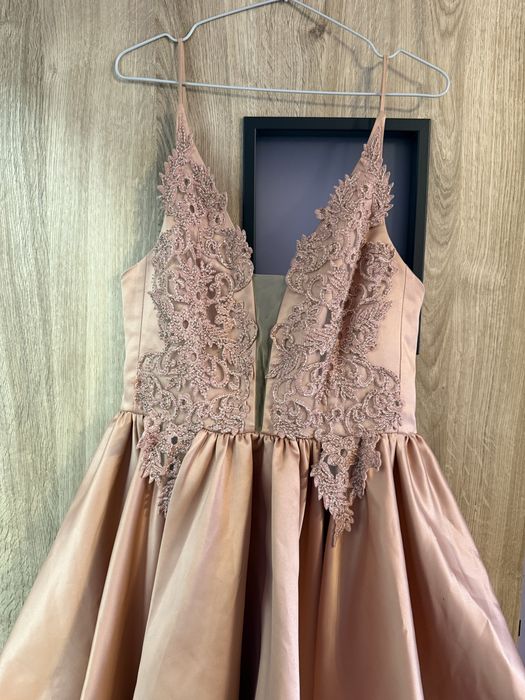 Sukienka Lou Pommada