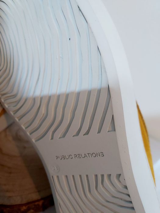 Sapatilhas Pubic relations novas tenho azul e amarelo