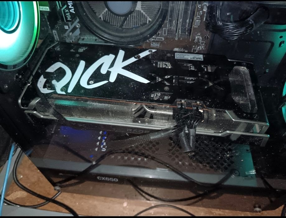 XFX AMD Radeon 6700XT 12GB (com avaria\p\ reparação) - ler com atenção