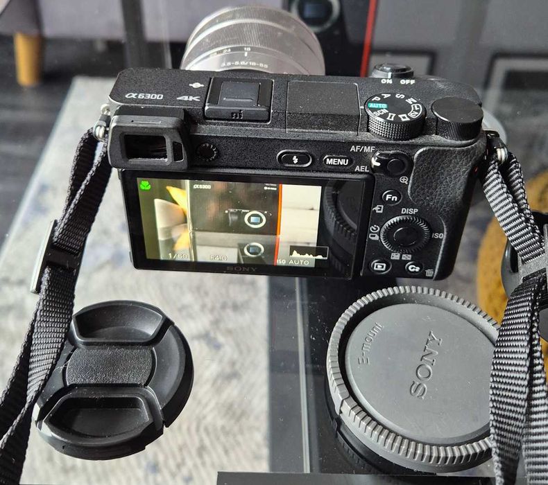 Sony Alpha a6300 + obiektyw + baterie + ładowarka