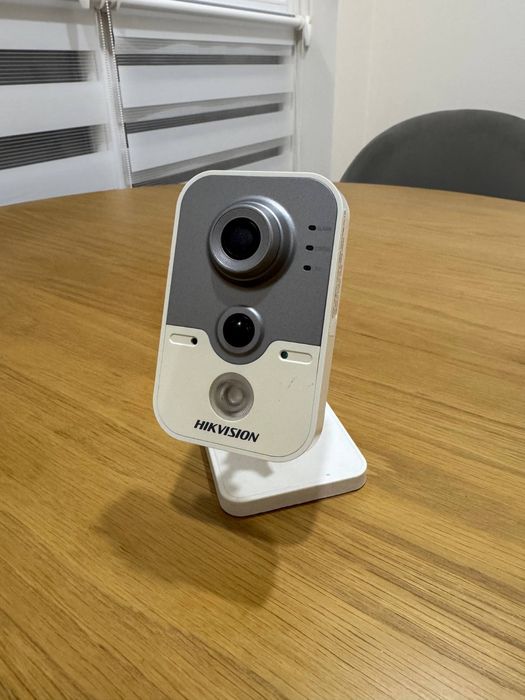 IP камера Hikvision DS-2CD2420F-I (2.8 мм)