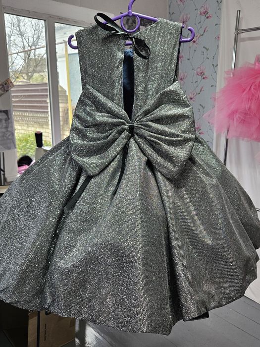 Плать на девочку 6-7 лет пышное блестящее платье на выпускной в садик