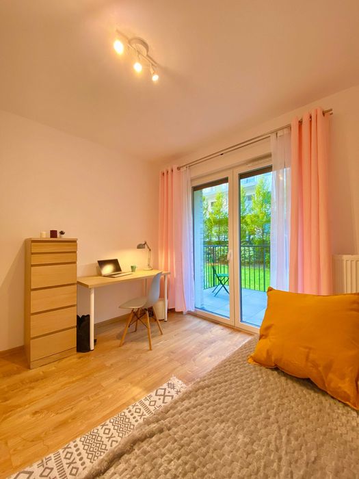 Pokój w mieszkaniu studenckim ul. Różana ochrona balkon Centrum