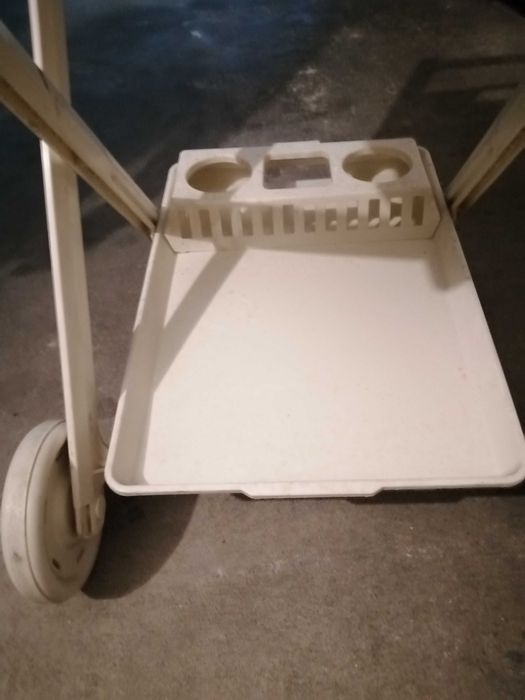 Mesa-carrinho de serviço para jardim ou para casa