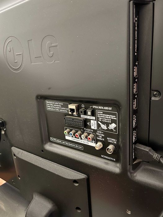 Телевизор LG webOS TV 42LF652V Smart TV с 3D очками