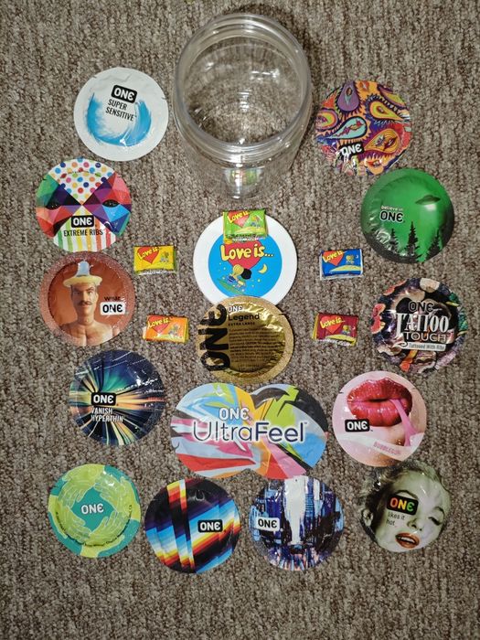 Подарочный набор презервативы One в банке 14шт или 35шт+5 жвачек Love