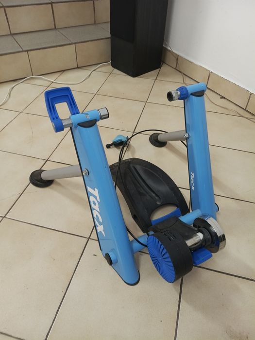 Trenażer rowerowy rolkowy TacX Boost
