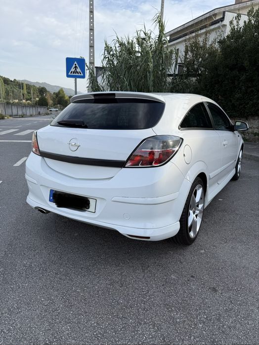 Opel Astra H GTC 1.9CDTI