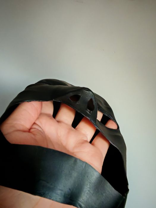maska lateksowa LaTeX gumowa czarna  Batman uniwersalna